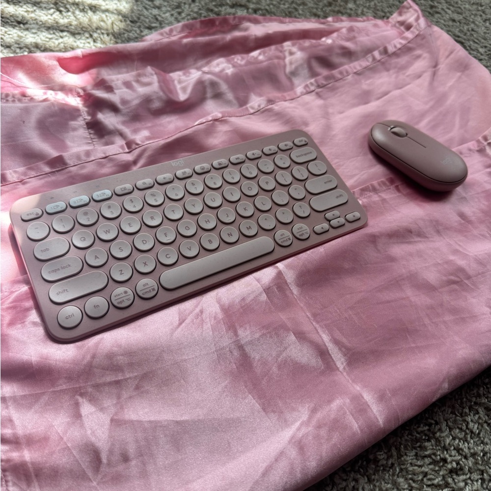 Logitech Pink Wireless Keyboard and Mouse Set
